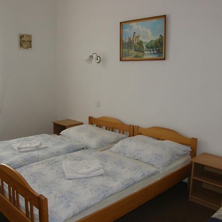 צ'סקה בודיוביצה Hotel Filip מראה חיצוני תמונה